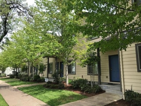 1585 Patterson Street #9 | 1