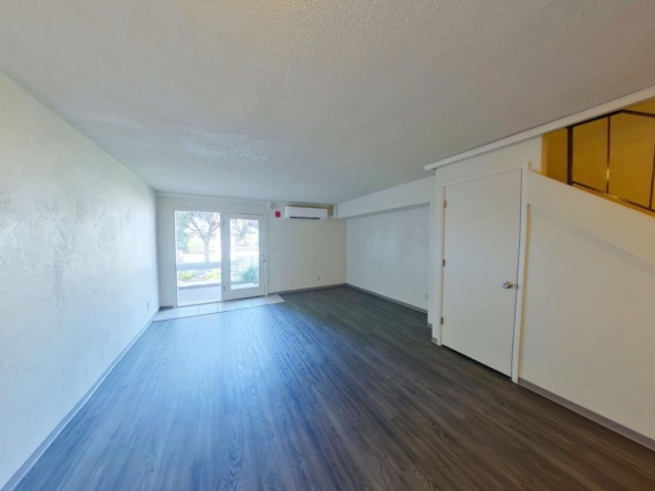 1695 Patterson Street #7 | 4