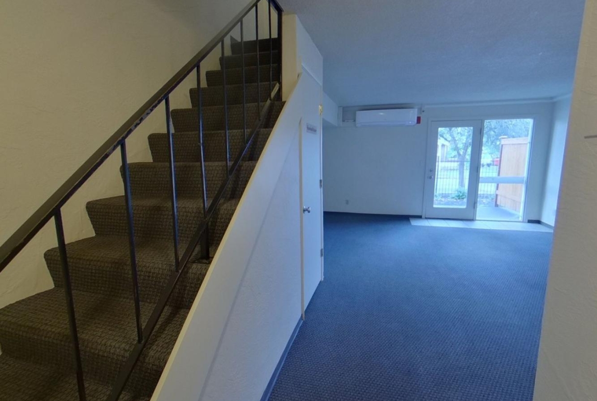 1695 Patterson Street #8 | 1