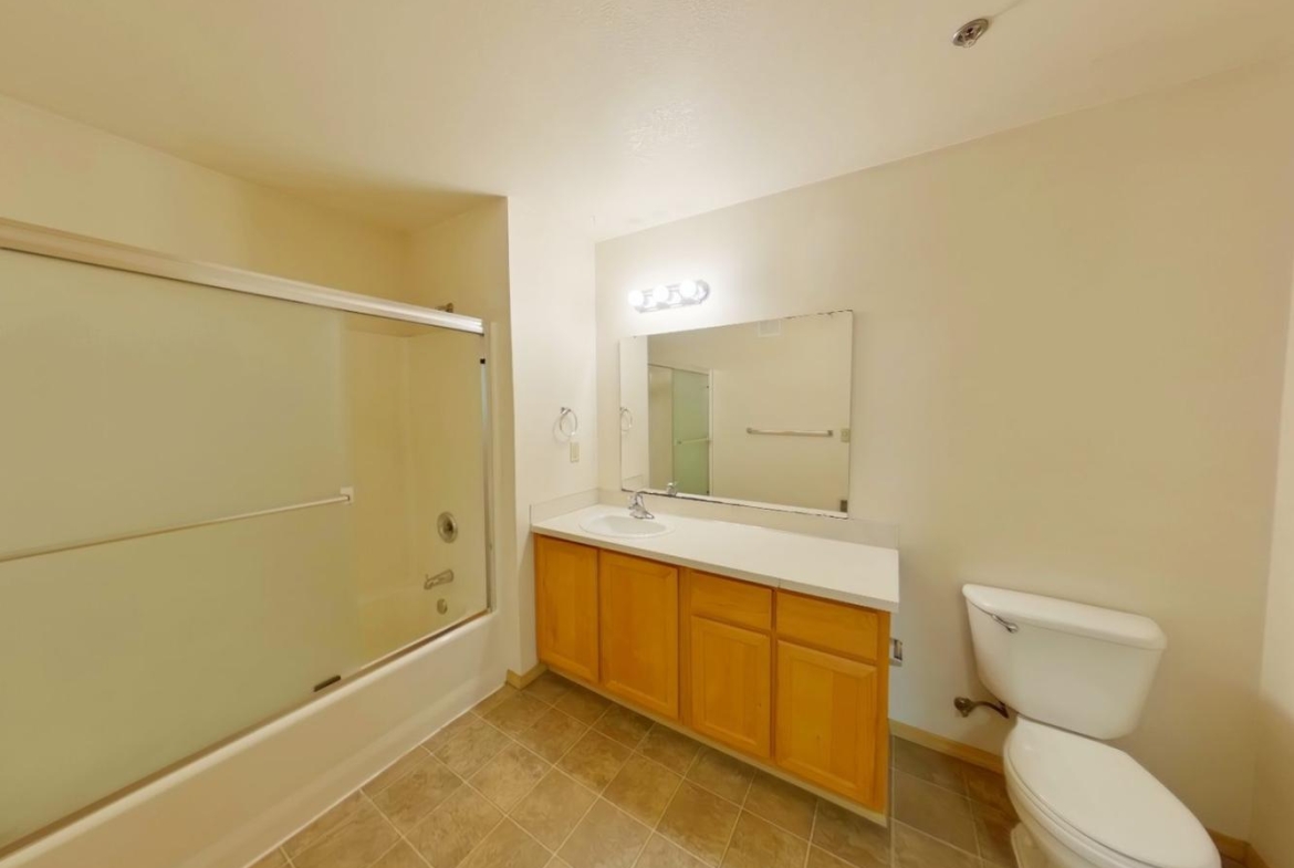 460 E 14th Ave #4 | 5