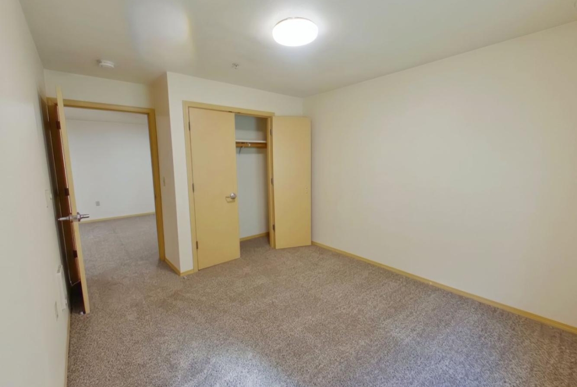 460 E 14th Ave #4 | 7