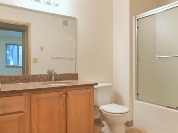 460 E 14th Ave #7 | 7