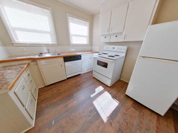 671 East 16th Avenue #3 | 7